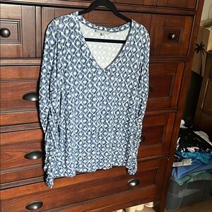 Daniel Rainn Blue and White Geometric Long Sleeve Top